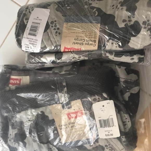 BRAND NEW boy youth Levi's cargo cotton shorts with belt size 16 Y - Picture 3 of 3